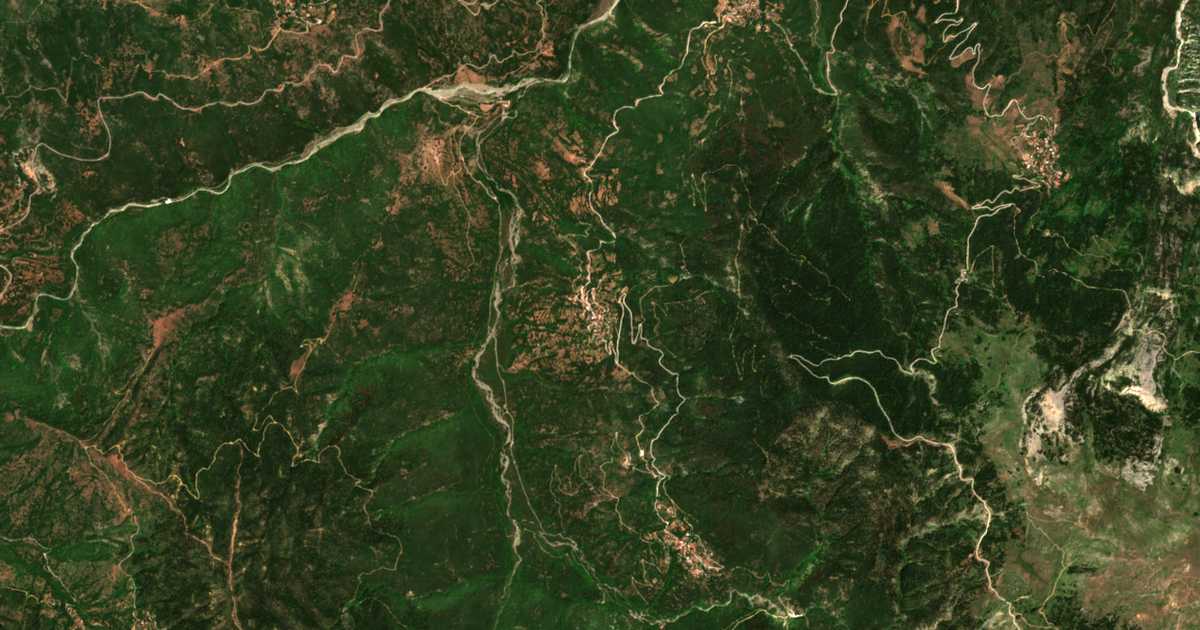 Satellitenkarte von Peristérion