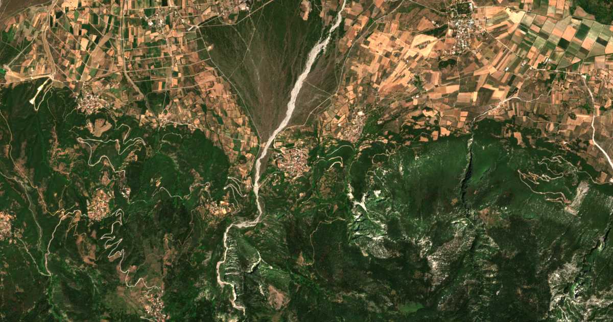 Satellitenkarte von Ypati