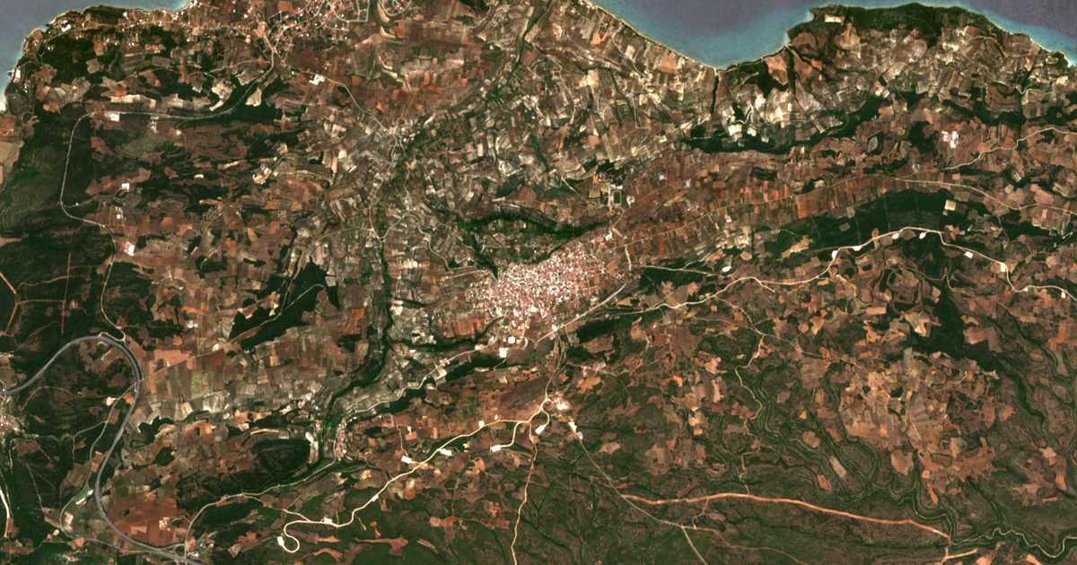 Satellitenkarte von Malesína