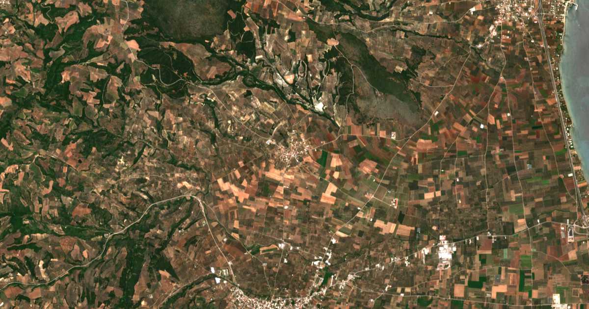 Satellitenkarte von Megaplátanos