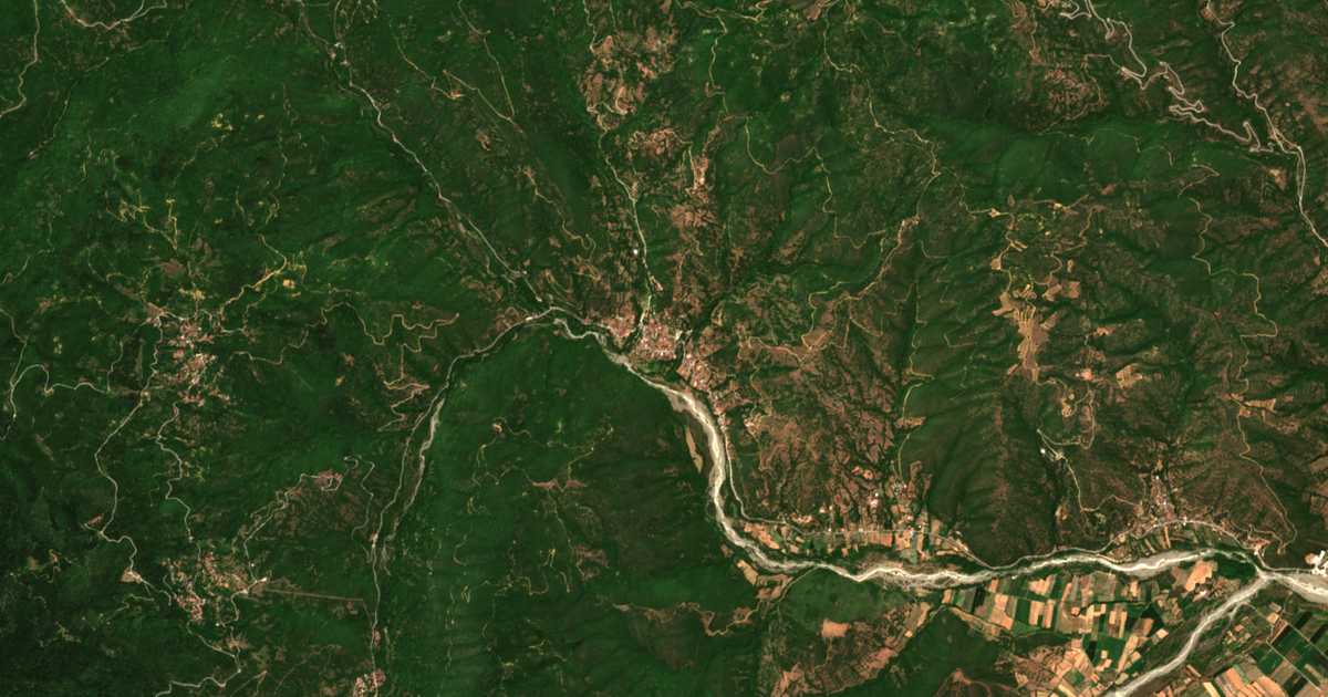 Satellitenkarte von Ágios Geórgios
