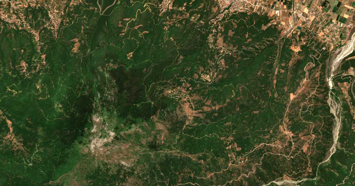 Satellitenkarte von Áno Kallithéa