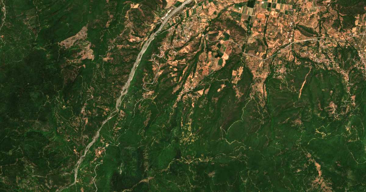 Satellitenkarte von Koutsoúfliani