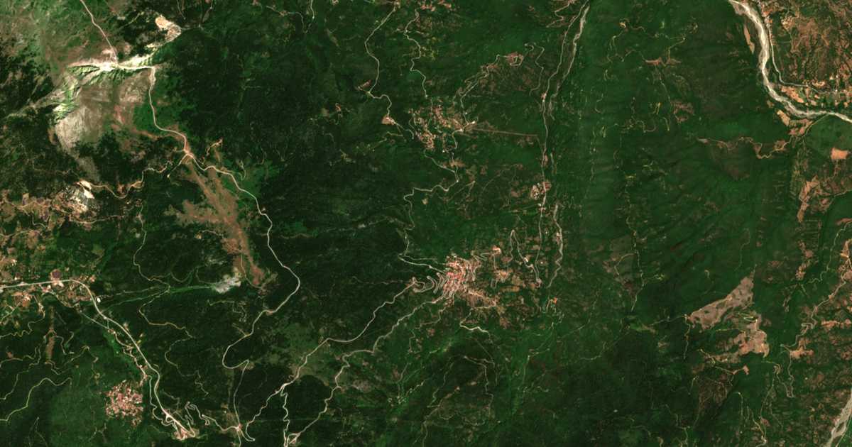 Satellitenkarte von Mesaía Kápsi