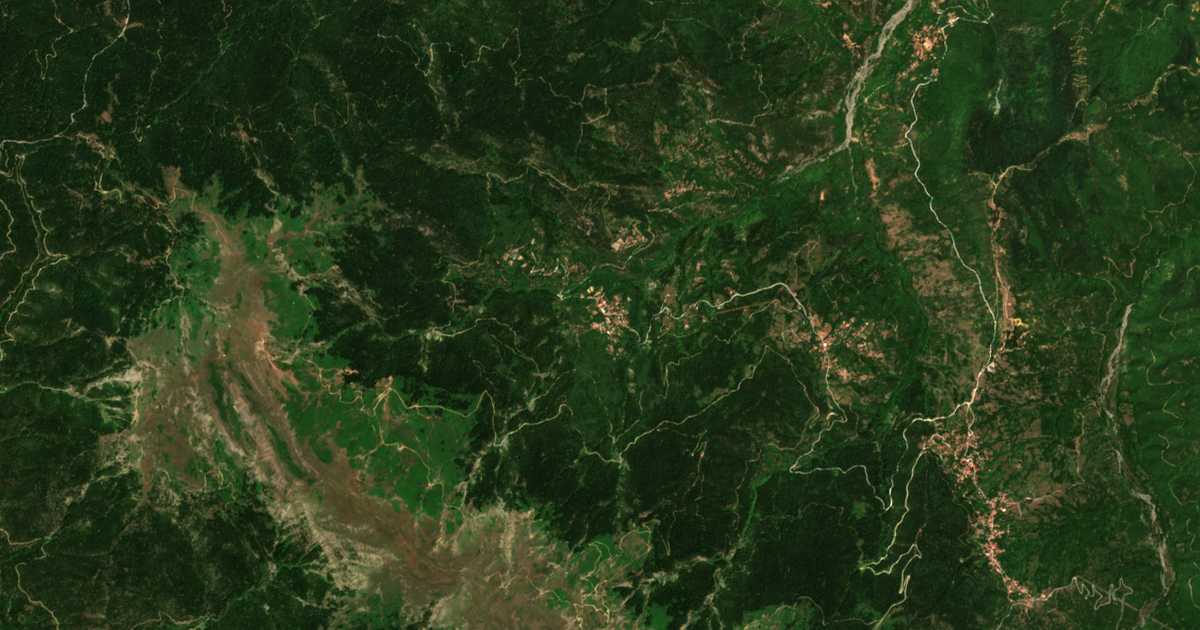 Satellitenkarte von Pougkákia