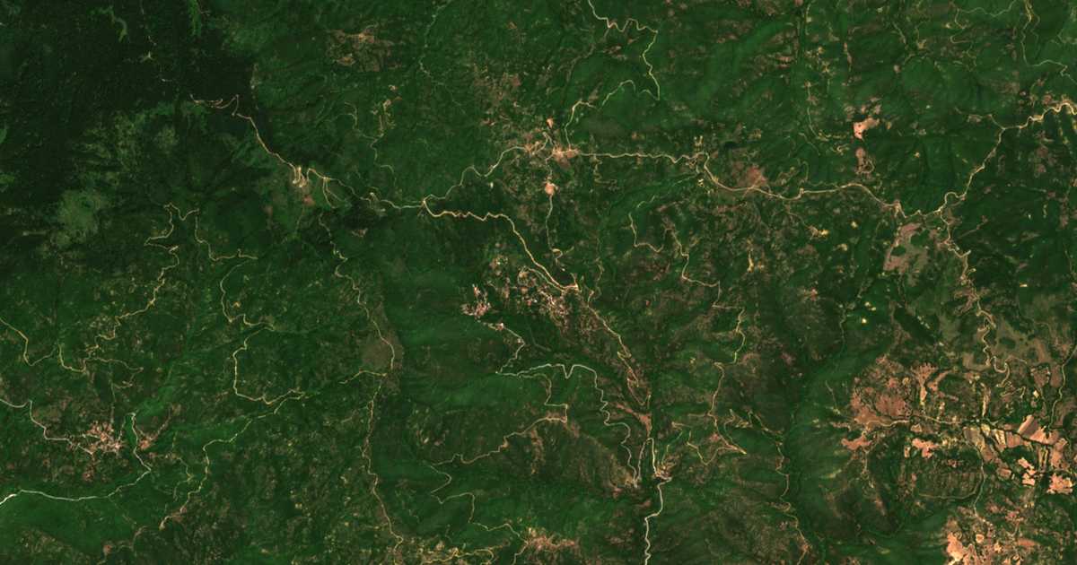 Satellitenkarte von Rovoliárion
