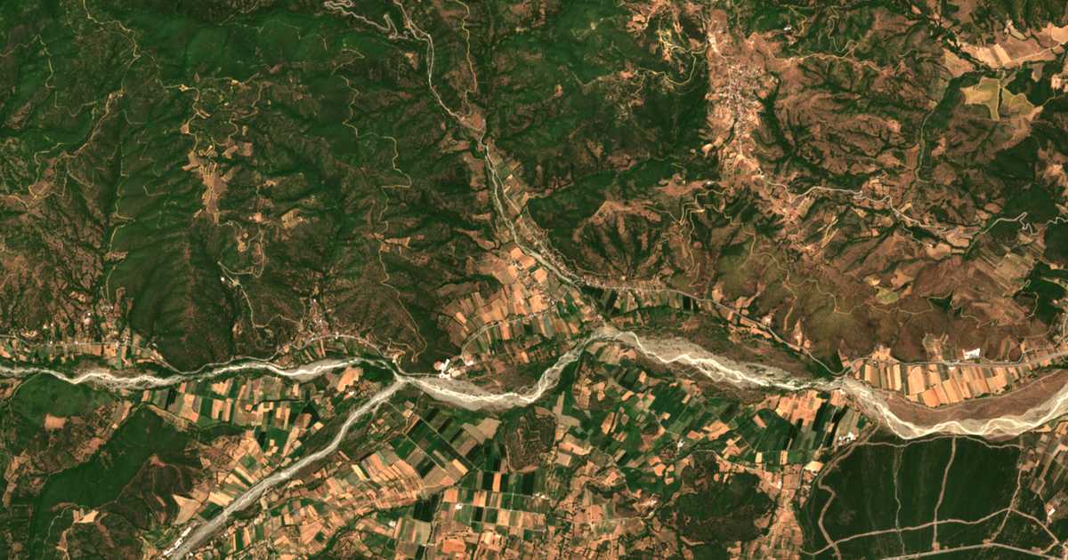 Satellitenkarte von Vítoli