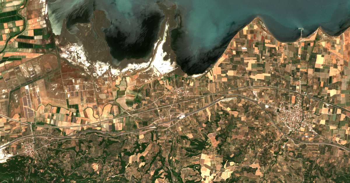 Satellitenkarte von Agía Triás