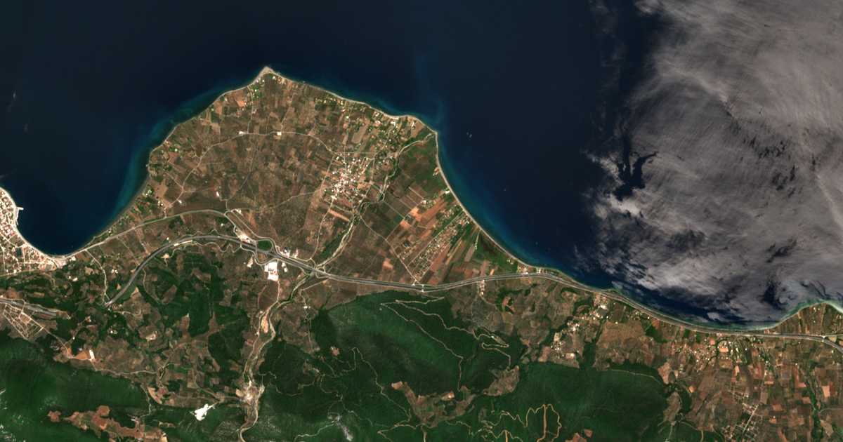 Satellitenkarte von Aktí