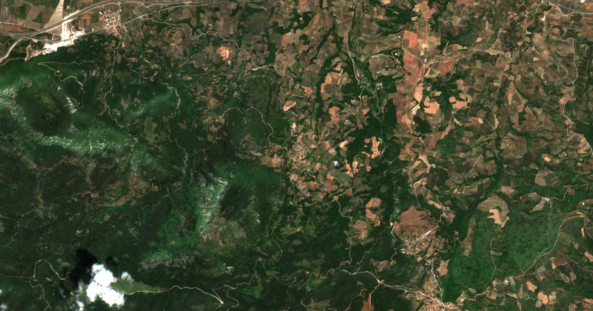 Satellitenkarte von Anávra