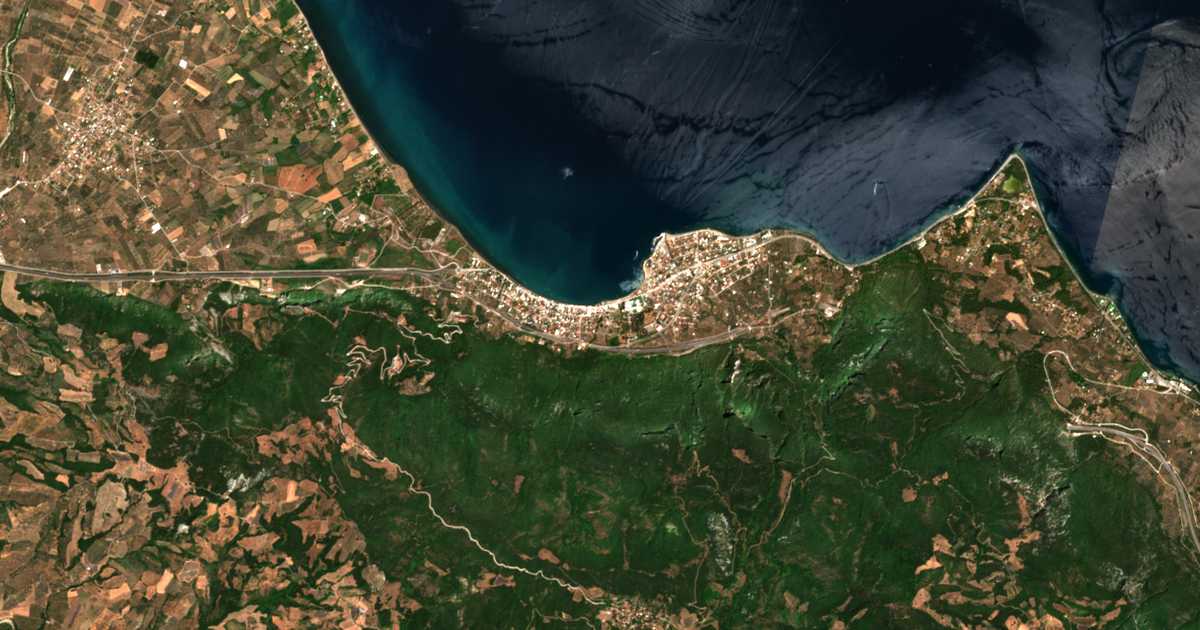 Satellitenkarte von Kamena Vourla