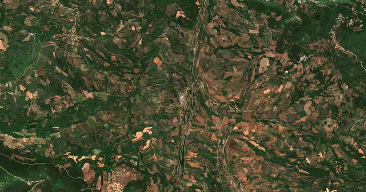 Satellitenkarte von Kómnina