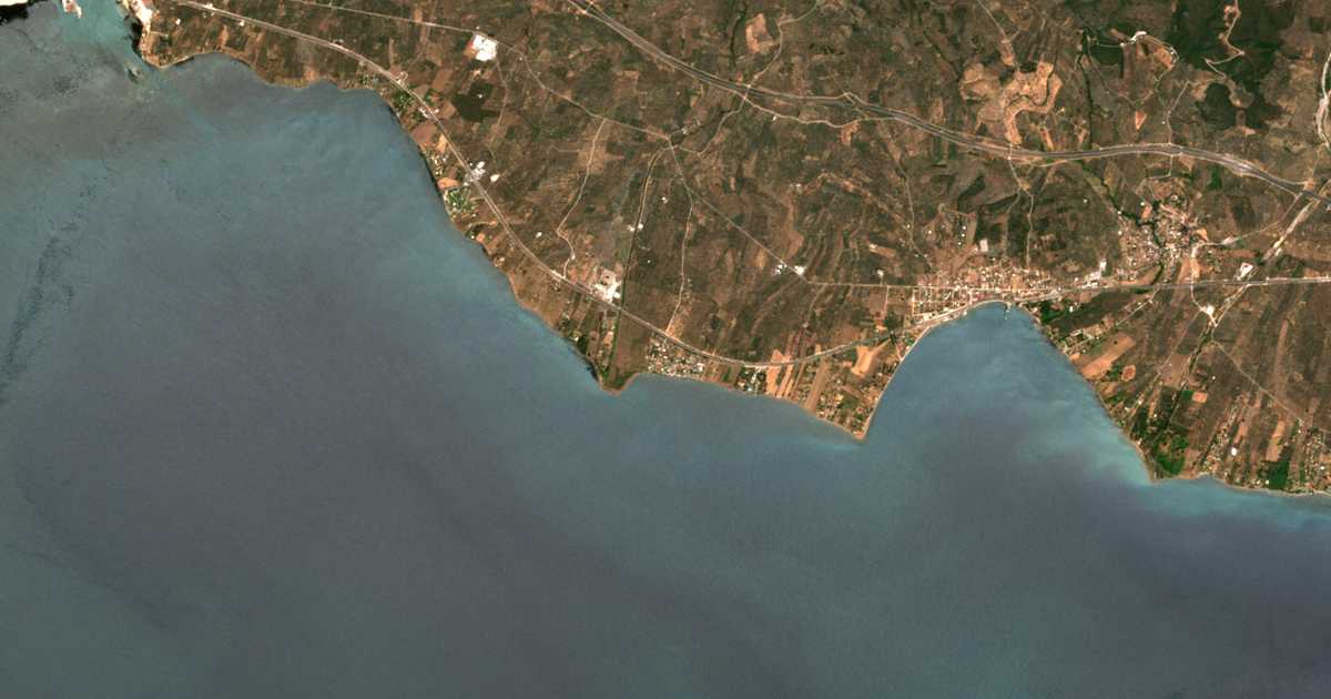 Satellitenkarte von Petarádes