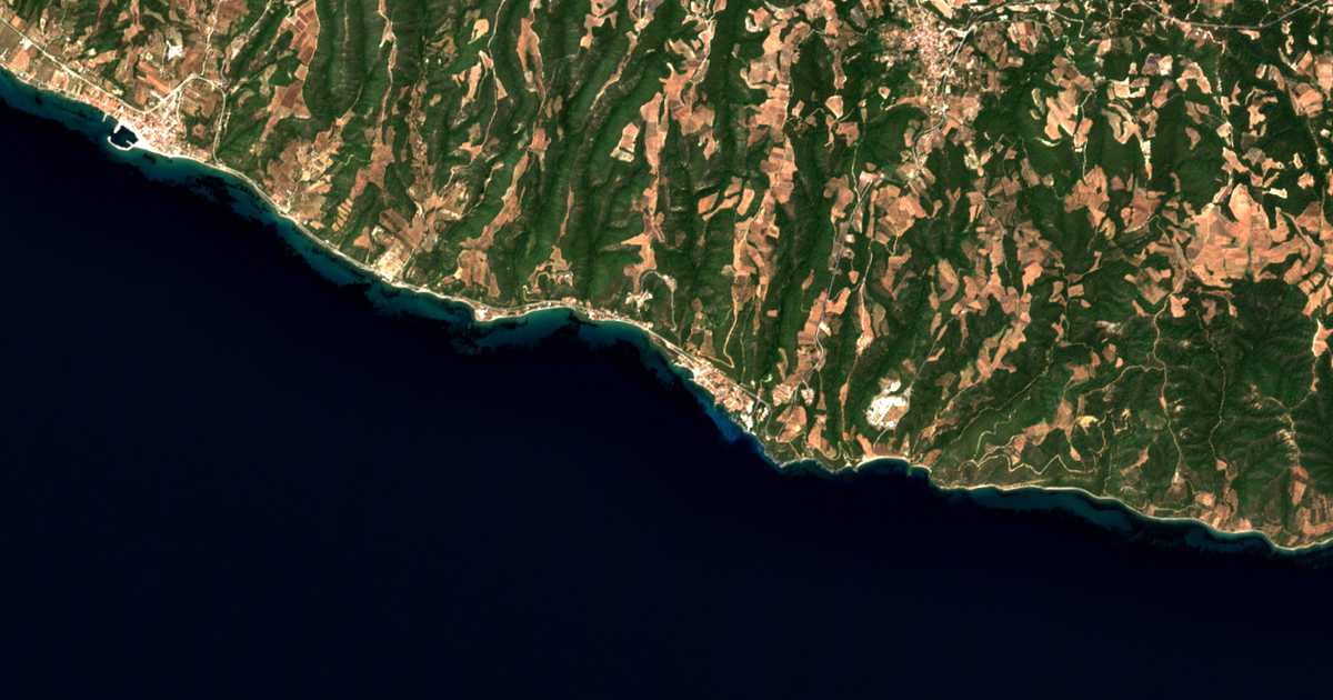 Satellitenkarte von Loutrá