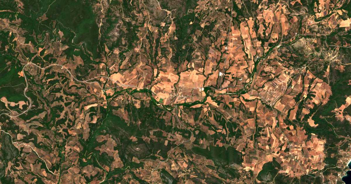 Satellitenkarte von Planá