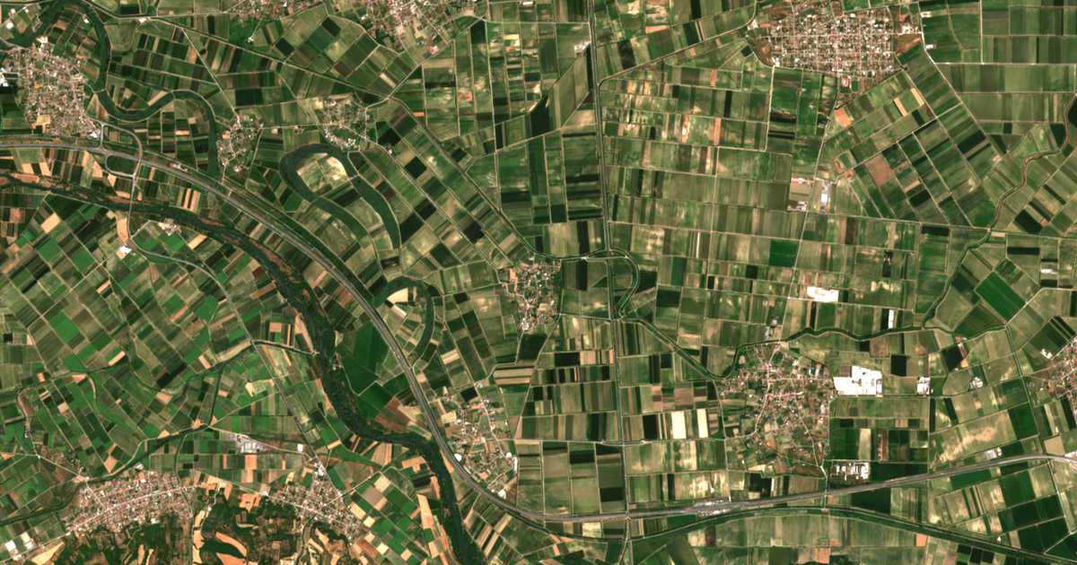 Satellitenkarte von Niselloúdion
