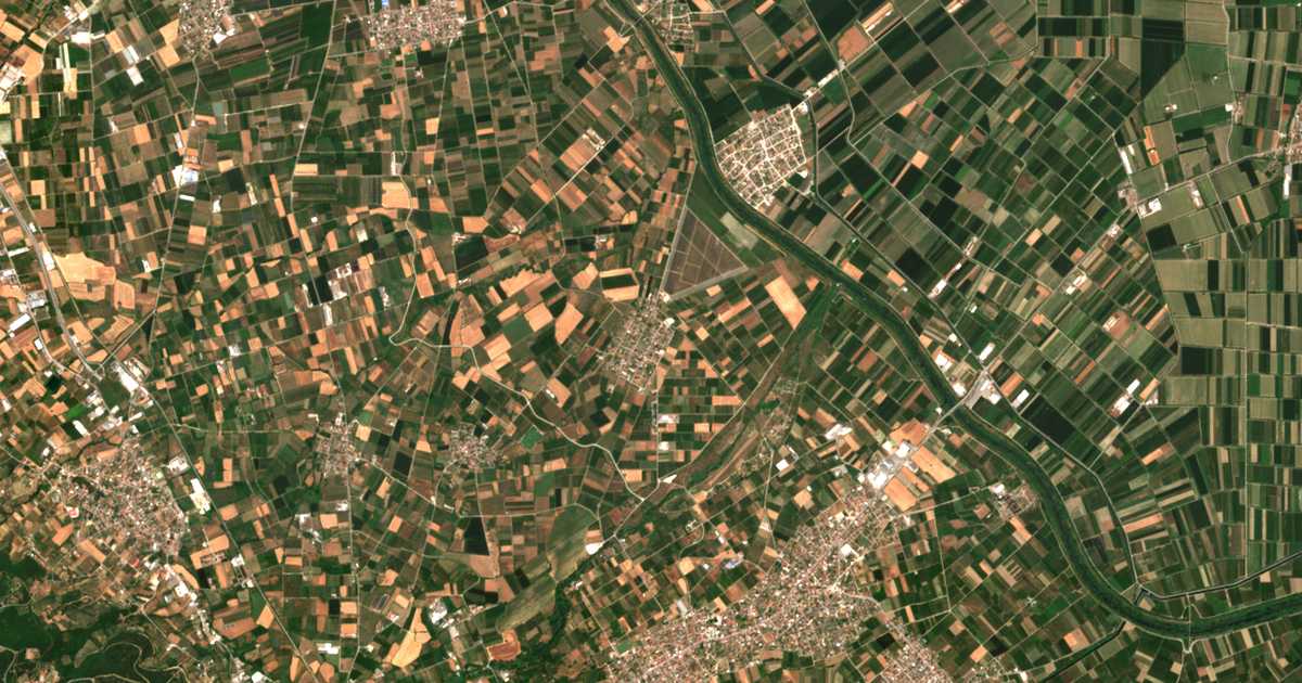 Satellitenkarte von Néa Lykógianni
