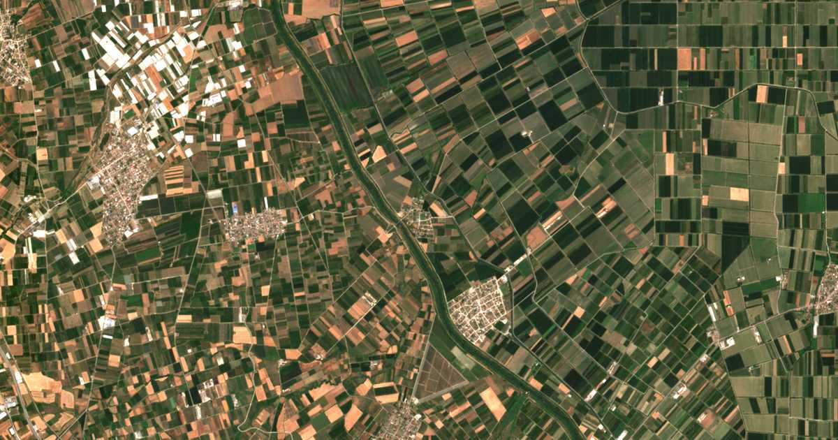 Satellitenkarte von Palaiá Lykógianni
