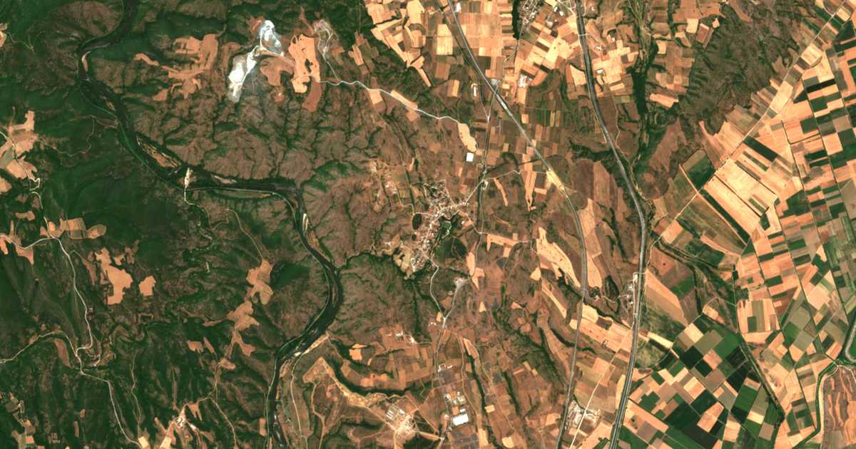 Satellitenkarte von Pefkodásos
