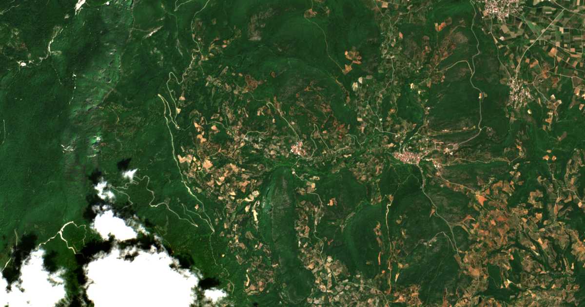 Satellitenkarte von Káto Koryfí