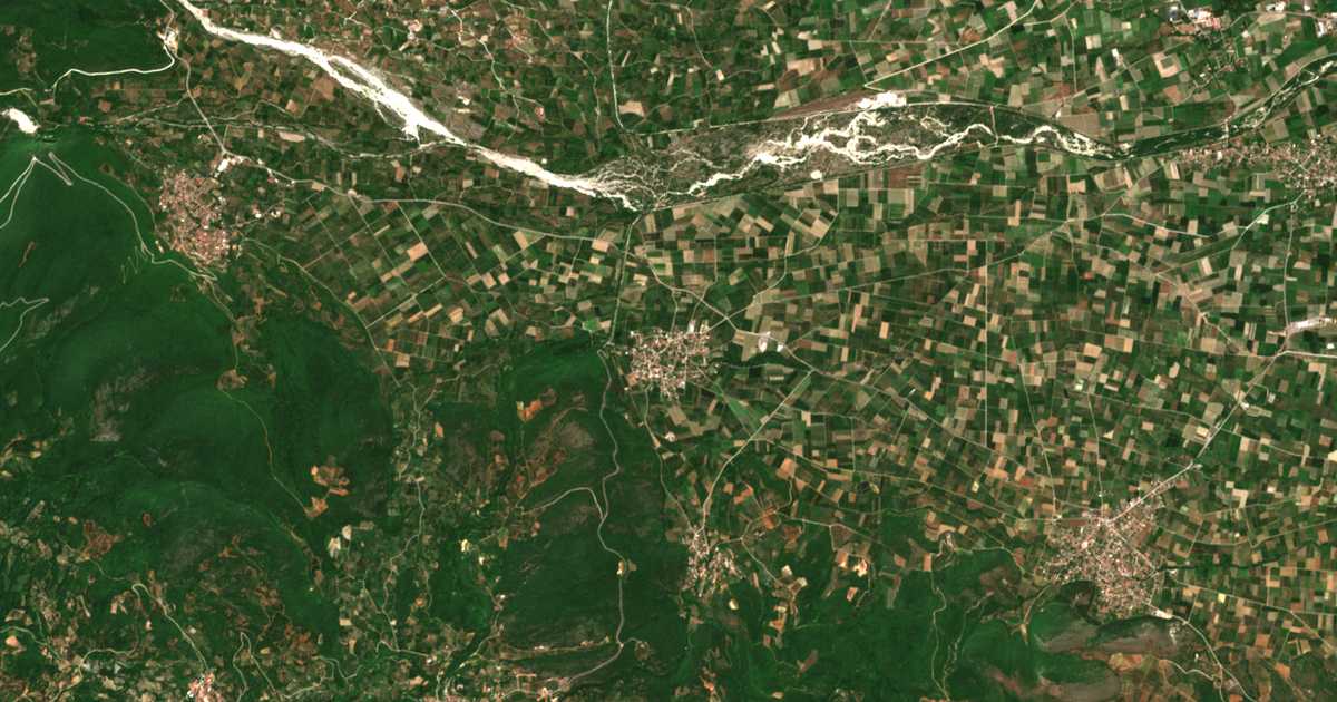 Satellitenkarte von Megaplátanos