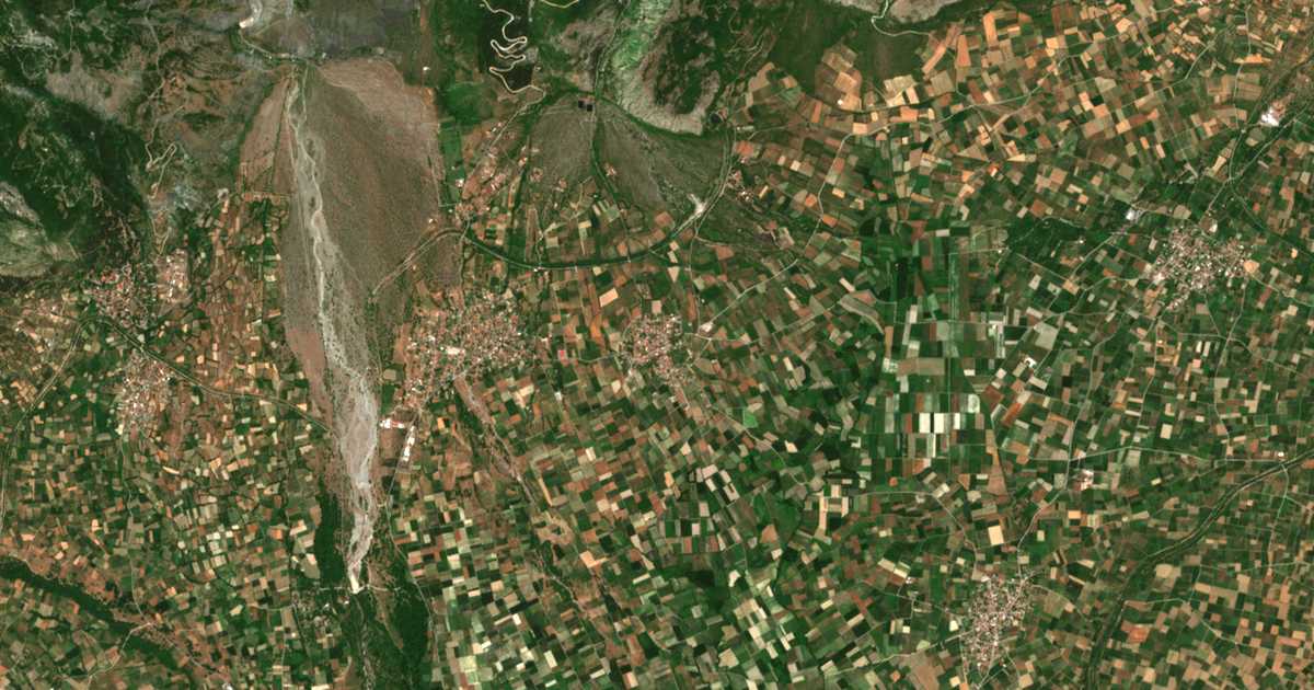 Satellitenkarte von Neochórion
