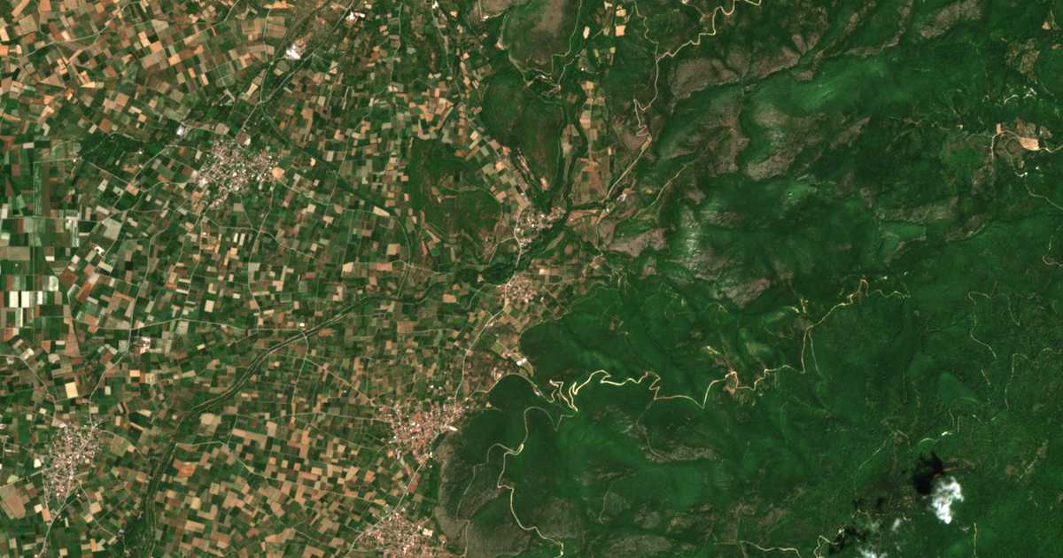 Satellitenkarte von Nerómyloi
