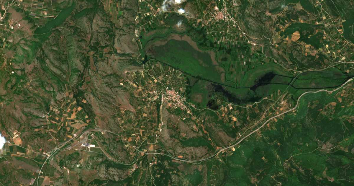 Satellitenkarte von Vrytá