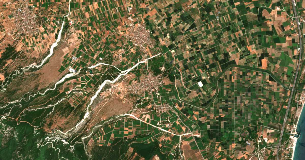 Satellitenkarte von Dion