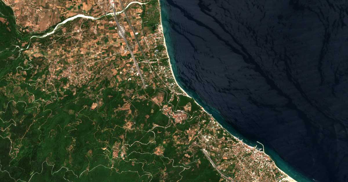 Satellitenkarte von Paralía Panteleímonos