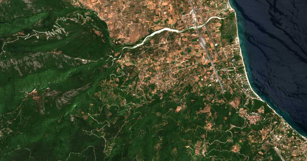 Satellitenkarte von Skotína