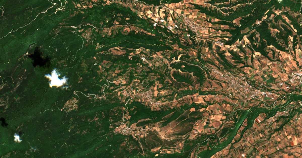 Satellitenkarte von Mesaía Miliá