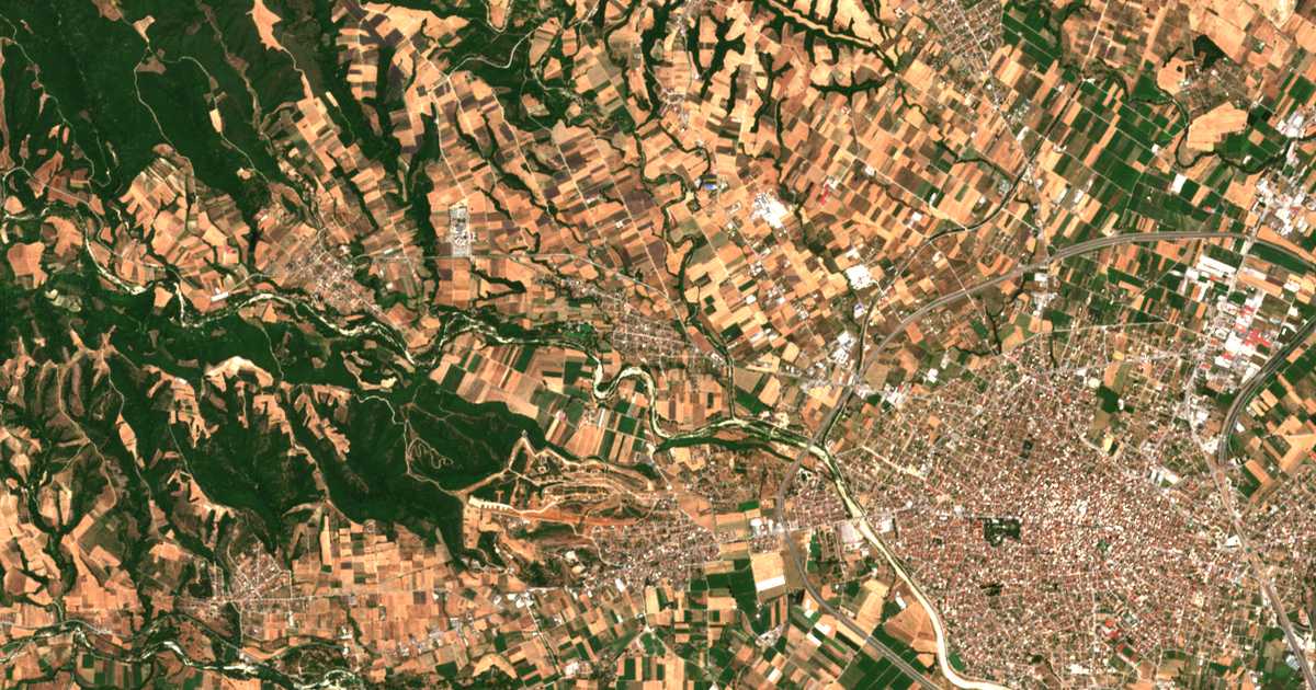 Satellitenkarte von Néon Keramídion