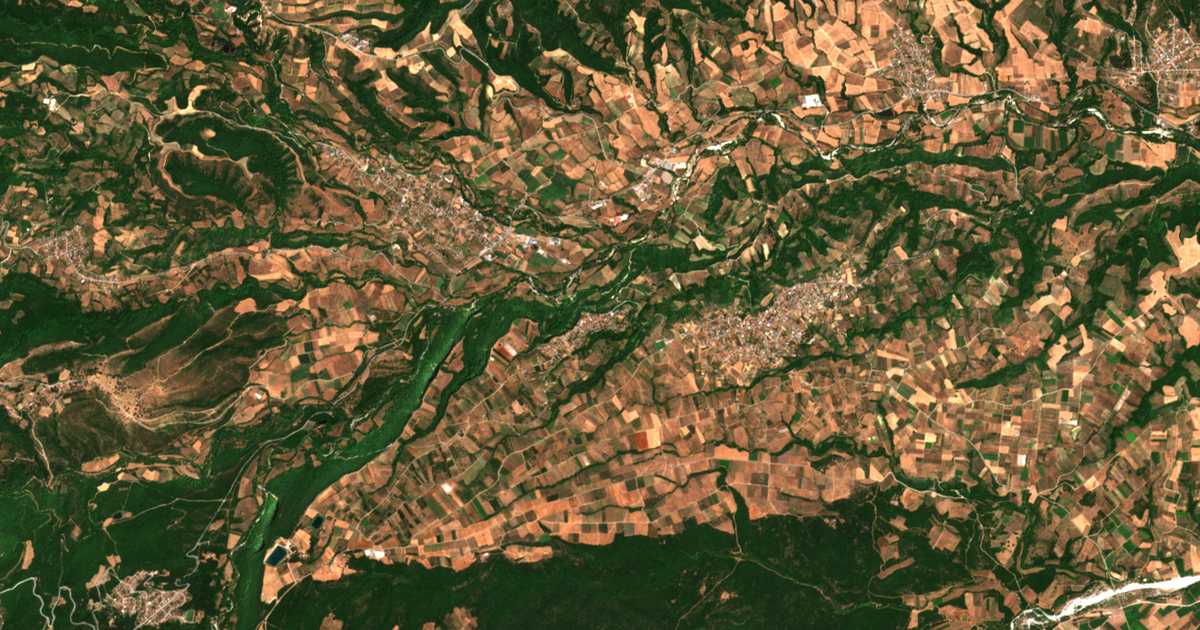 Satellitenkarte von Ráchi