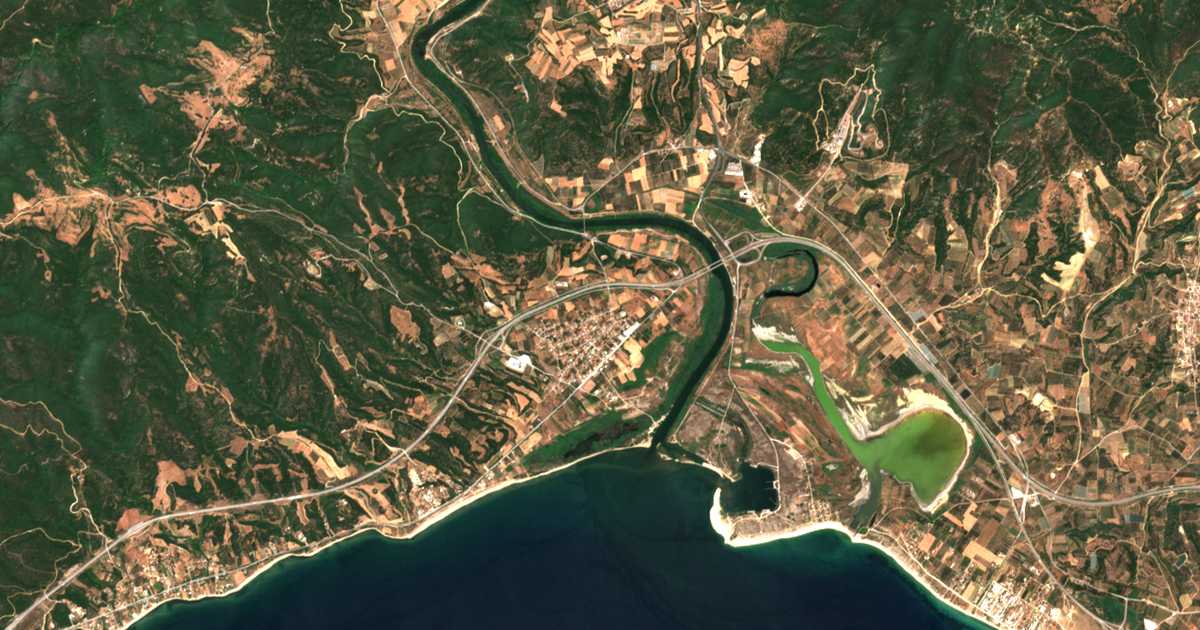 Satellitenkarte von Néa Kerdýlia