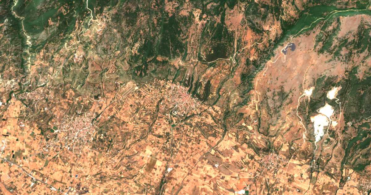Satellitenkarte von Ágion Pnévma