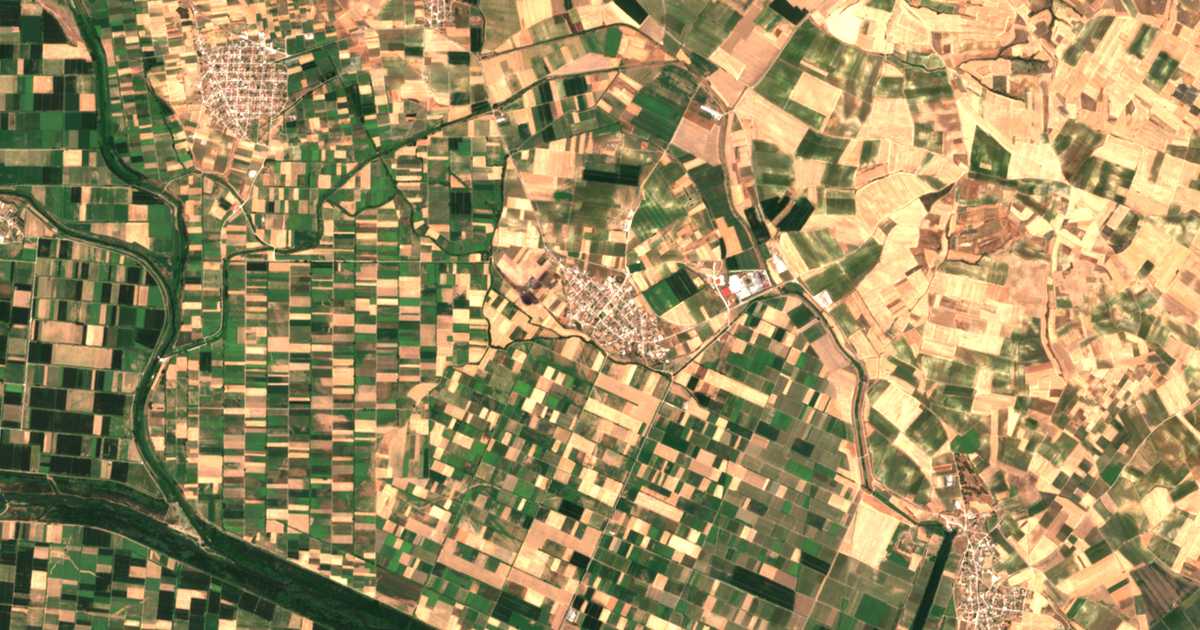 Satellitenkarte von Paralímnion