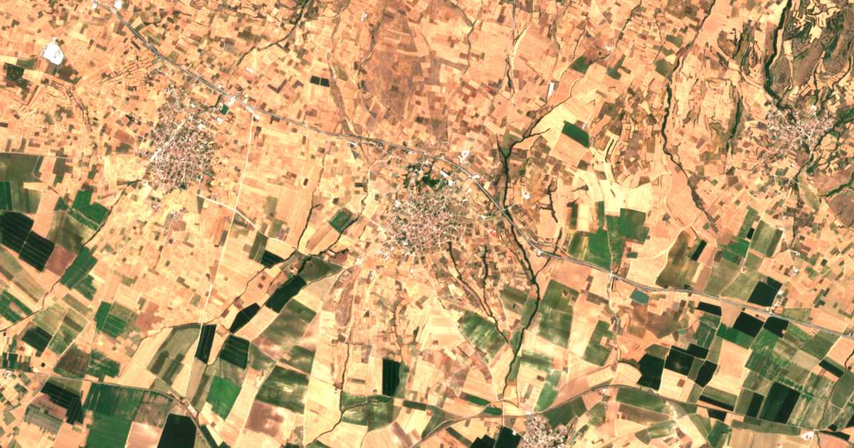 Satellitenkarte von Pentápolis