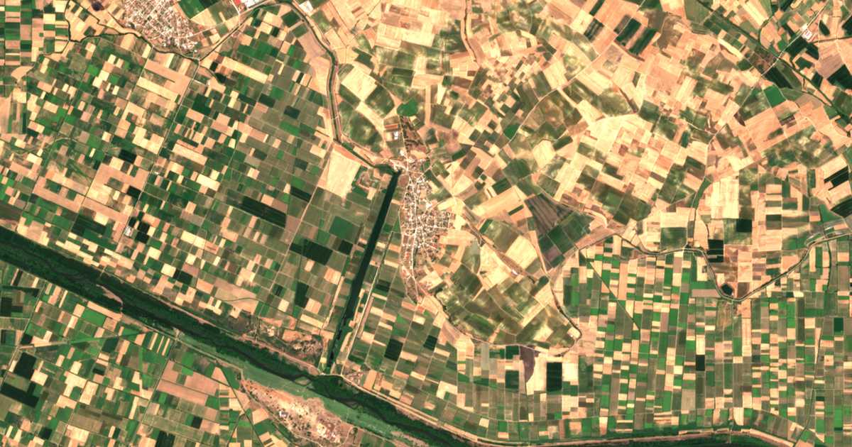 Satellitenkarte von Pethelinós