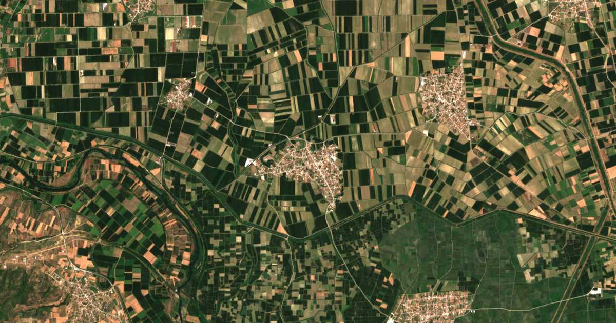 Satellitenkarte von Karperí