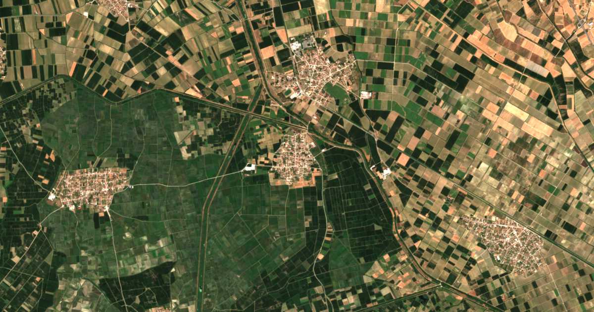 Satellitenkarte von Néa Tyrolói