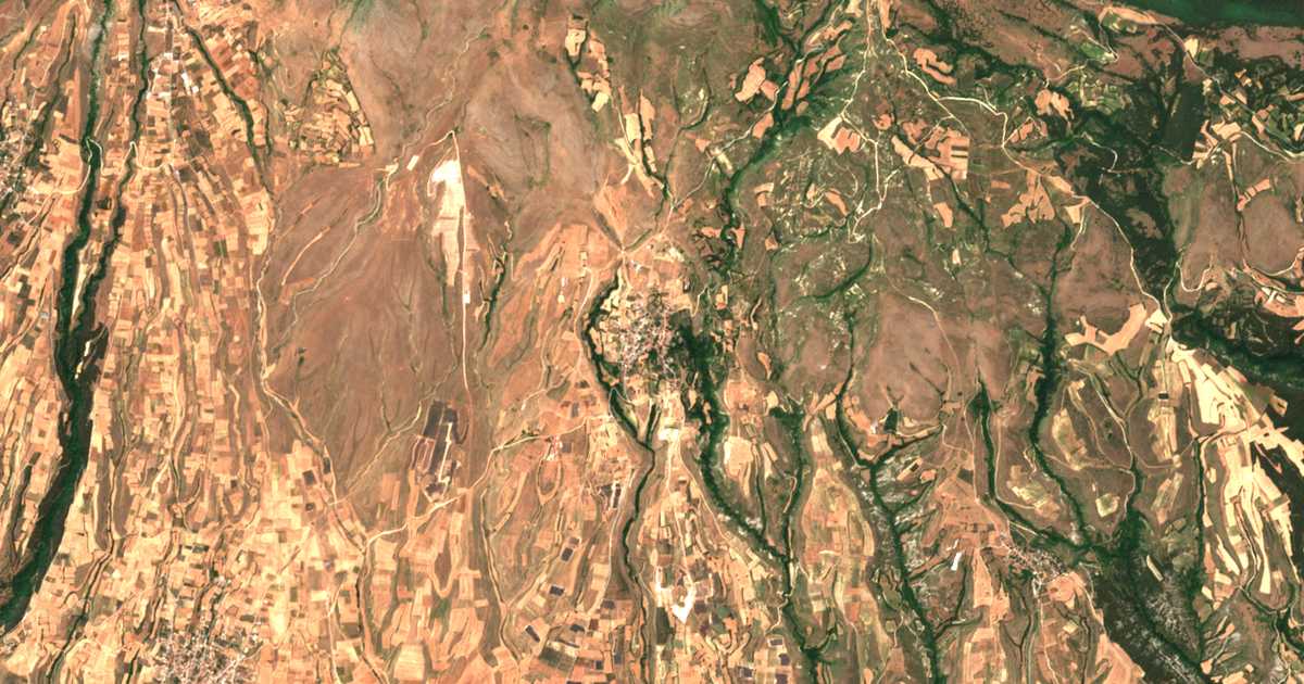Satellitenkarte von Sfelinós