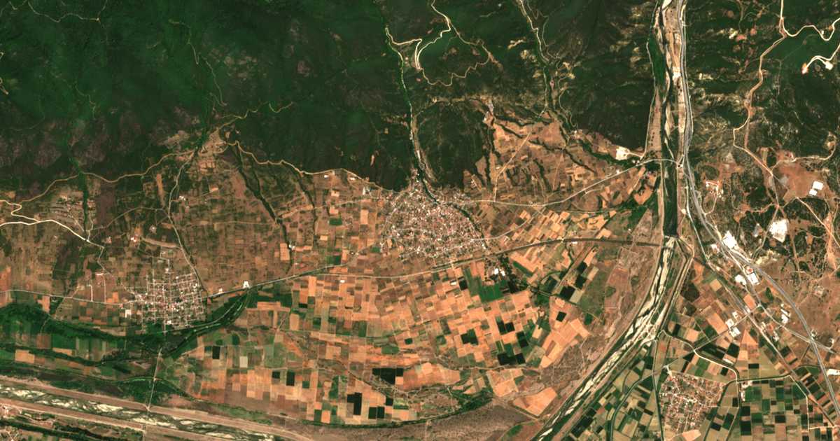 Satellitenkarte von Néon Petrítsion