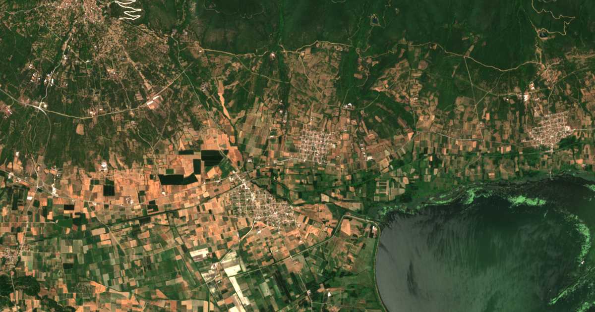 Satellitenkarte von Neochórion