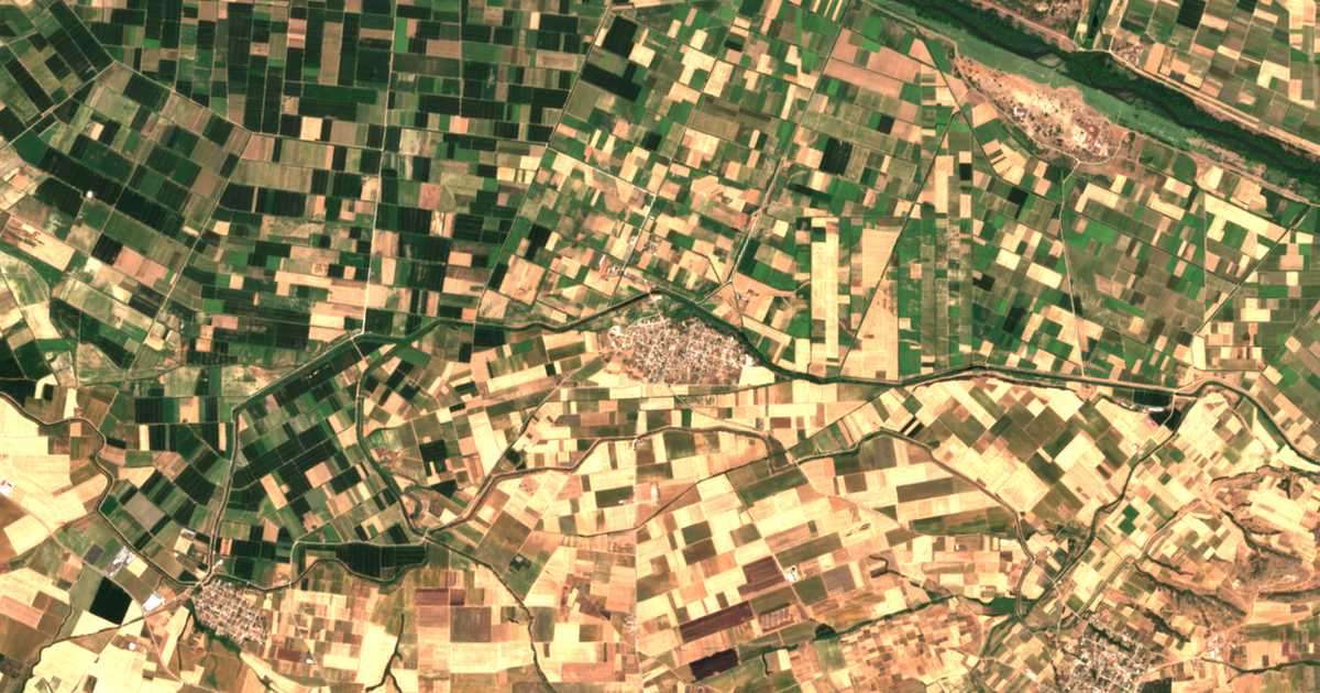 Satellitenkarte von Achinós