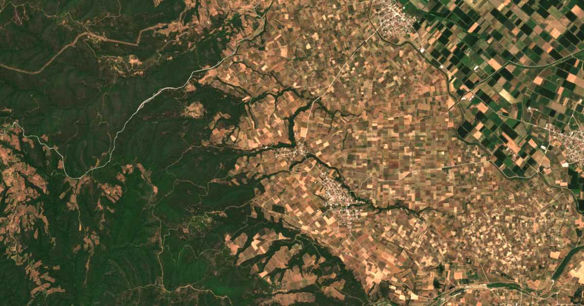 Satellitenkarte von Triantafylliá