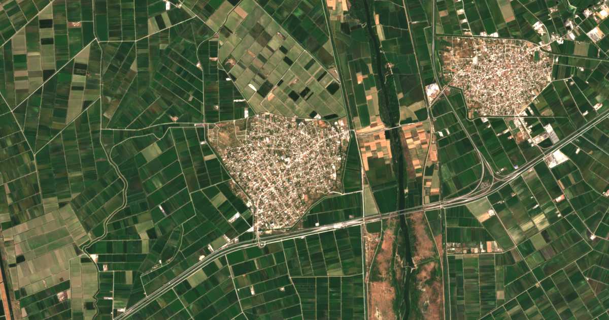 Satellitenkarte von Kýmina