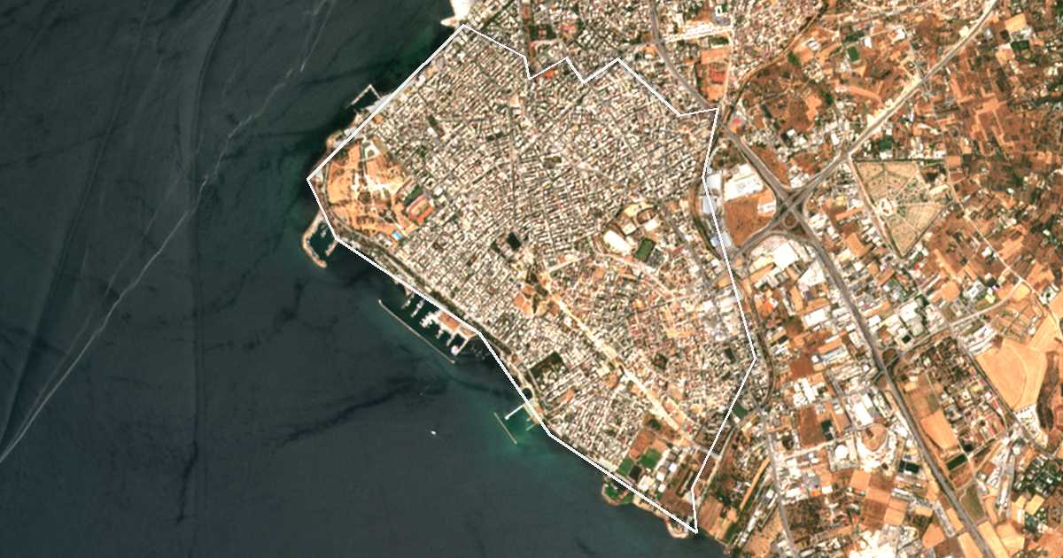 Satellitenbild mit eingezeichneter Grenze: Kalamaria