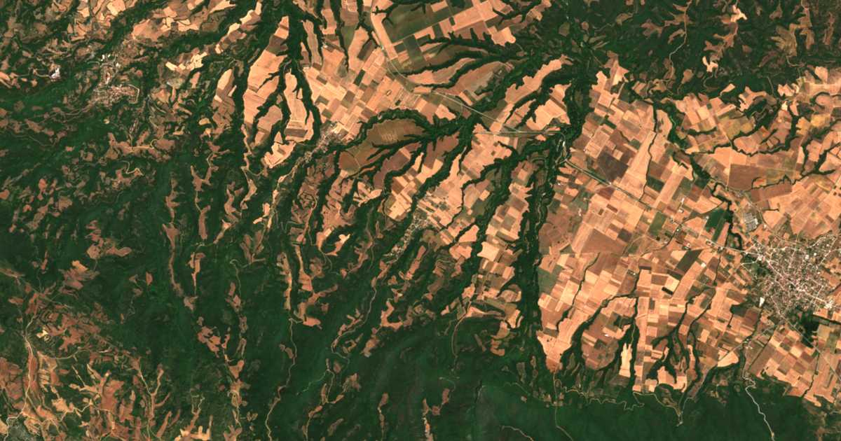 Satellitenkarte von Ágios Charálampos