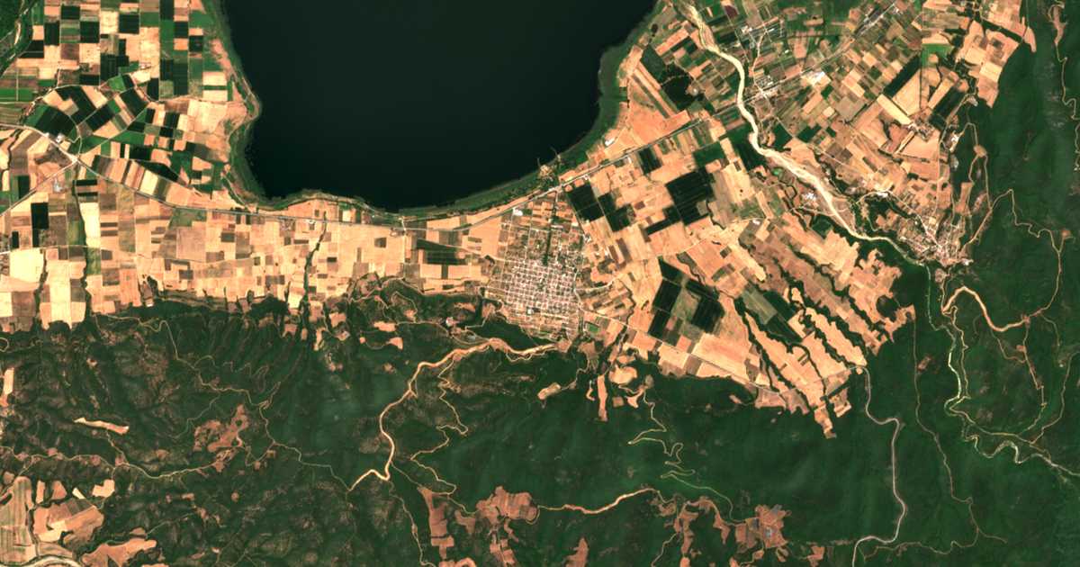 Satellitenkarte von Néa Mádytos